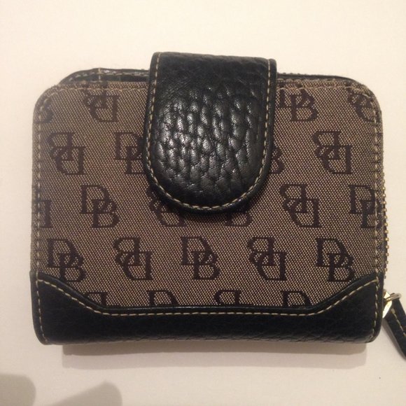 Dooney & Bourke Handbags - 👛 DOONEY & BOURKE 👛BLACK GREY SIG DB LOGO WALLET